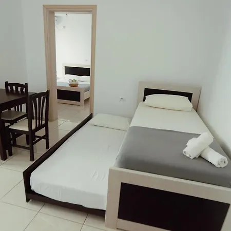 Prive And Hotel Sarande