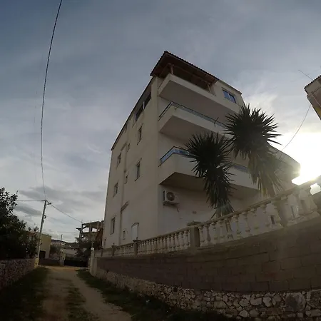 Prive And Hotel Sarande