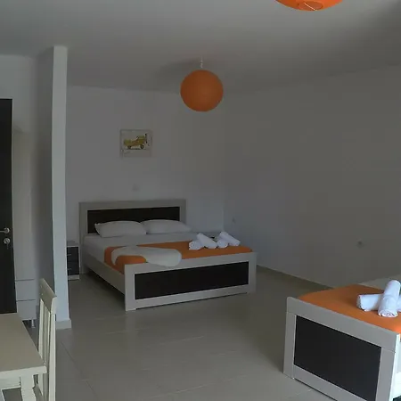 Prive And Sarande