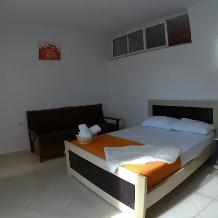 Hotel Prive And Sarande